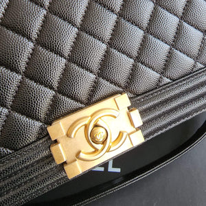 Chanel New Medium Boy Caviar GHW Noir